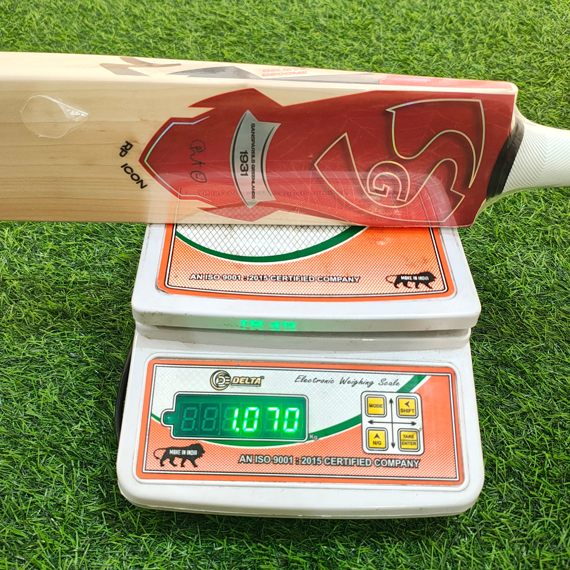 SG RP ICON English Willow Cricket Bat | 1070g