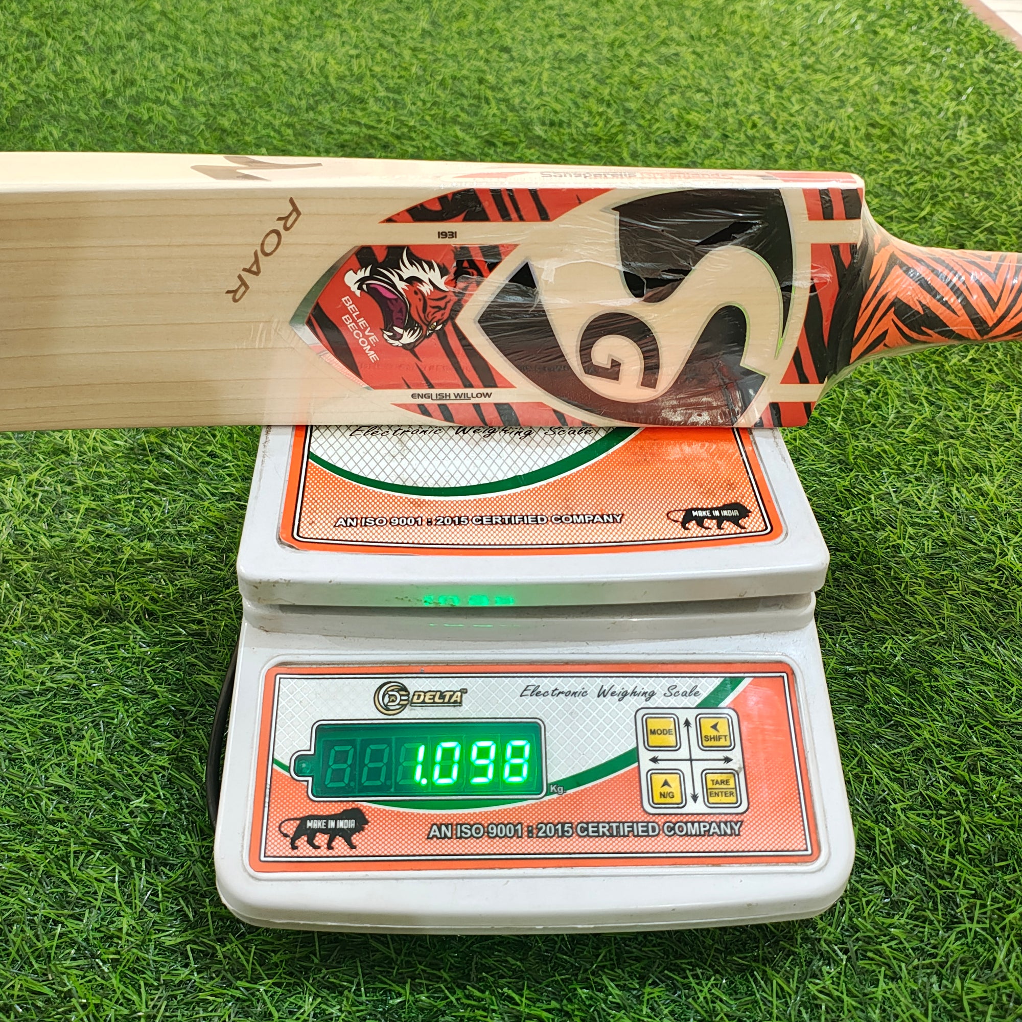 SG Roar English Willow Cricket Bat | 1098g
