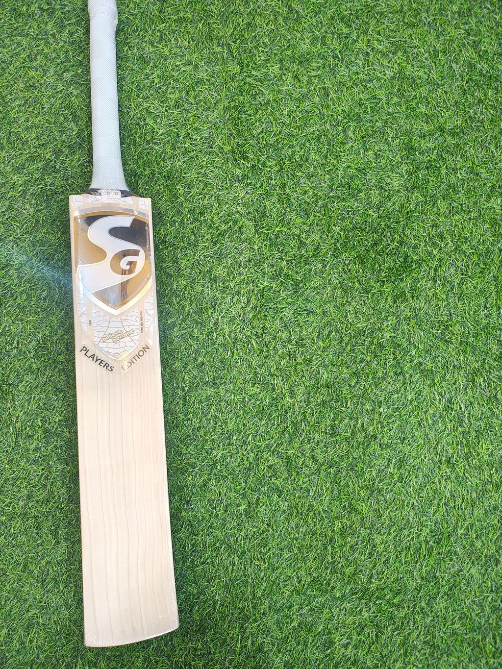 SG Player Edition  English Willow Cricket Bat | 1128g