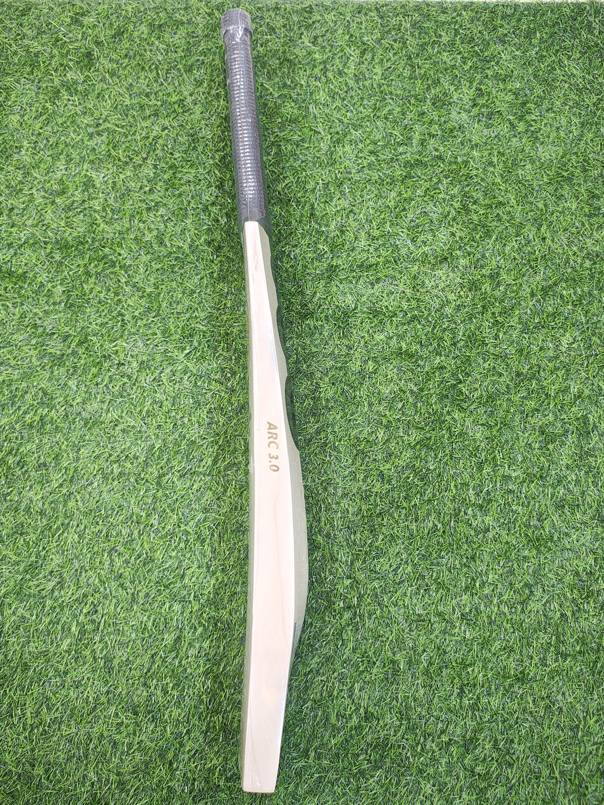 SG King Cobra ARC 3.0 English Willow Cricket Bat | 1136g