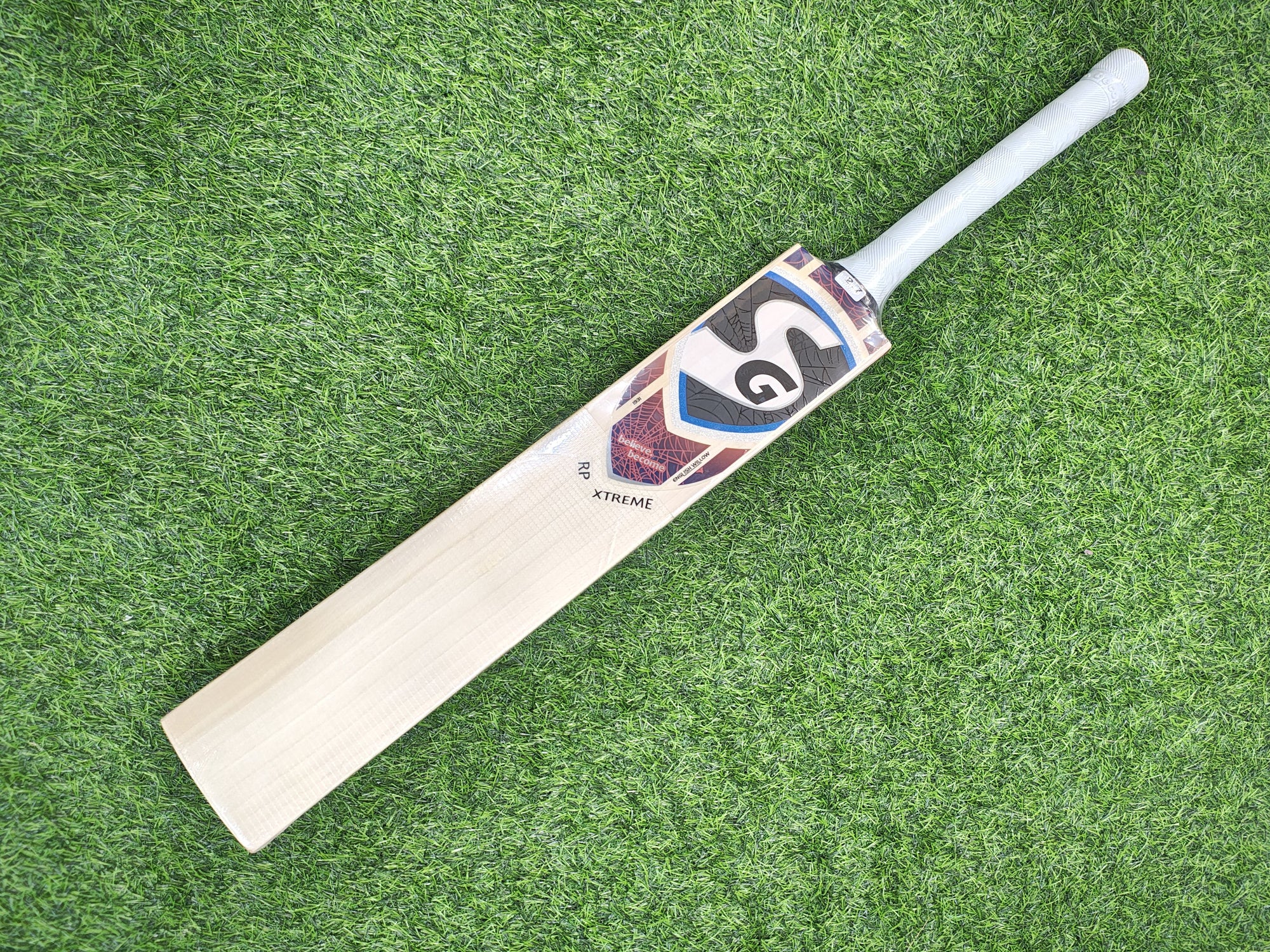 SG RP Xtreme English Willow Cricket Bat | 1113g